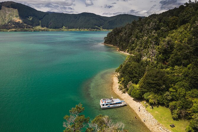 The Hobbit Barrel Run Rafting Tour on the Pelorus River - Hearing about milling and mining