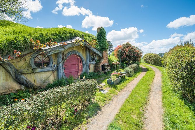 The Hobbiton Movie Set Small-Group Guided Tour from Auckland - Hobbit Holes, gardens, and the Double Arched Bridge