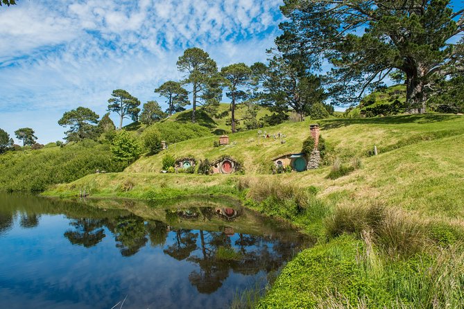 The Hobbiton Movie Set Small-Group Guided Tour from Auckland - Pickup details deserve careful attention