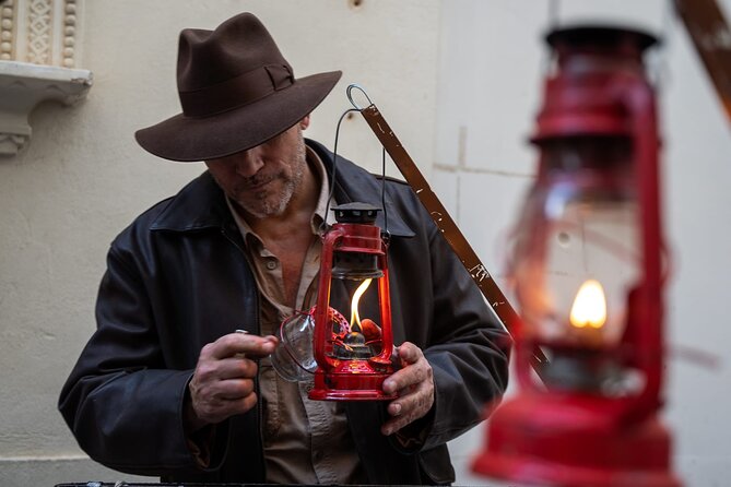 The Holy Grail with Indiana Jones - Carrer dels Banys de l’Almirall and the Black Death