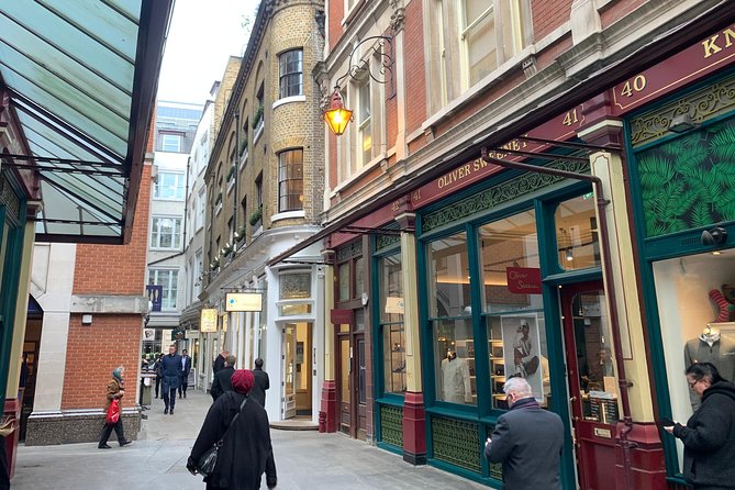 The Magic of Harry Potter Private Guided Tour for Kids and Families in London - Trafalgar Square and the Death Eaters