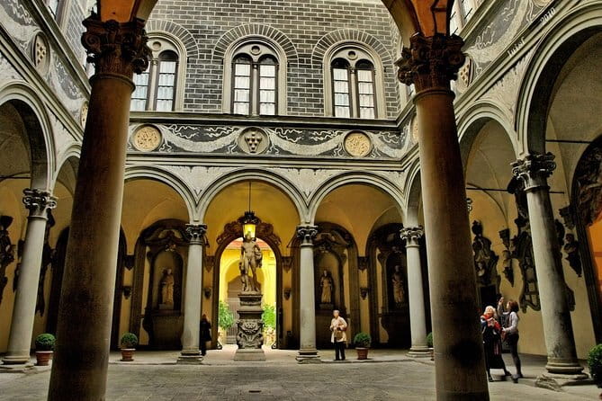 The Medici Family: Lorenzo The Magnificient and the TV movie - Is $140.96 a fair price?