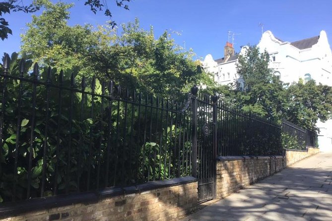 The Notting Hill, Bridget Jones, Love Actually & Four Weddings Tour of London - What the private format changes