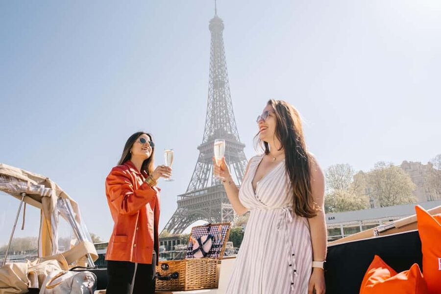The Official Emily in Paris Champagne Seine Cruise - Key points to know before booking