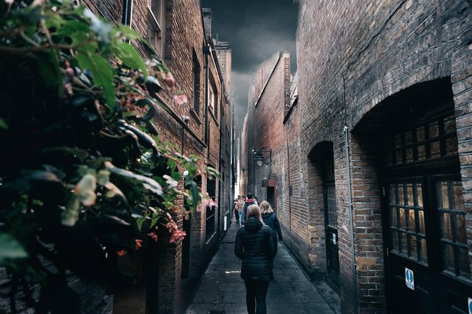 The Original Harry Potter Film Locations Tour : with Boat Ride - The Harry Potter question you should settle first