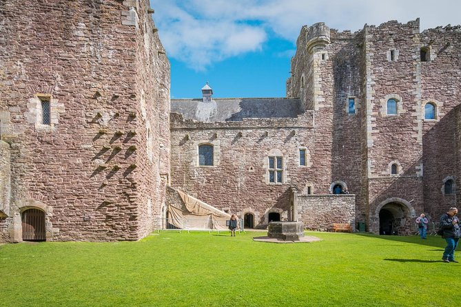 The Outlander 1 Day Experience - Doune Castle and Castle Leoch