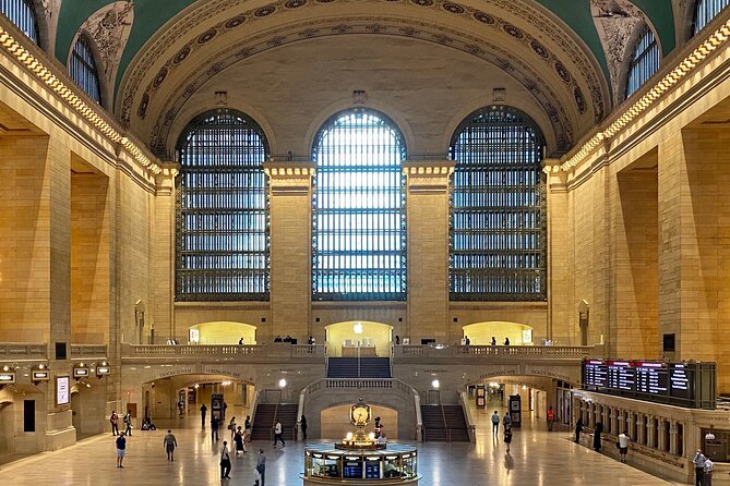 The Story of Grand Central Terminal: An Art And Engineering Marvel - The transportation story, from horse carriages to suburban trains