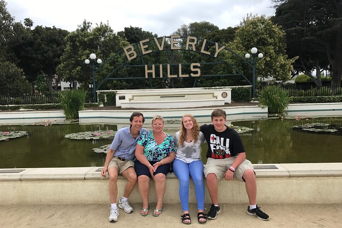 The Ultimate Hollywood Tour - Beverly Gardens Park and its famous sign