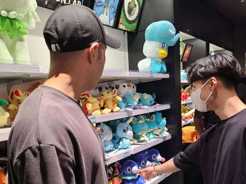 Tokyo: Anime, Manga and capsule toy Tour in Shibuya - Mario, Pokemon, and goods worth carrying home