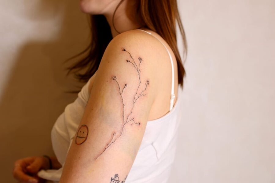 Tokyo: Anime, Manga or Kanji Tattoo in a Modern Salon - The consultation comes before the needle