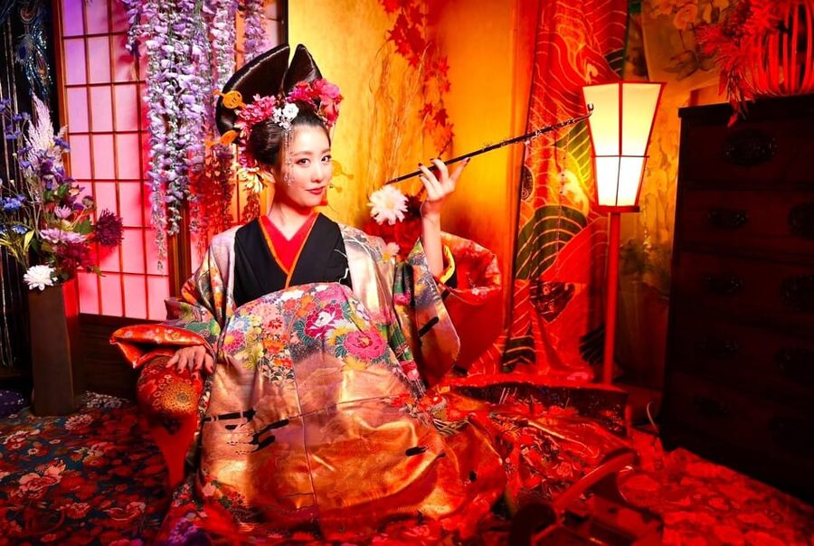 Tokyo: Private Makeover Photography Studio in Luxury Kimono - Choosing the kimono, ornament, and props