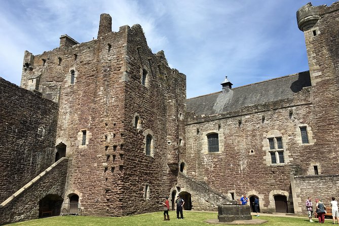 Ultimate Outlander Day Tour - Blackness Castle and the Fort William connection