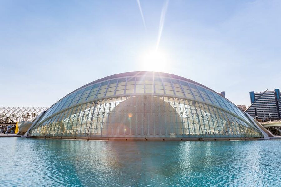 Valencia: City of Arts and Science 3D Movie at Hemisfèric - Entering Valencia’s futuristic Hemisfèric