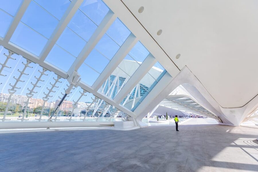 Valencia: City of Arts and Science 3D Movie at Hemisfèric - Why the architecture adds real value