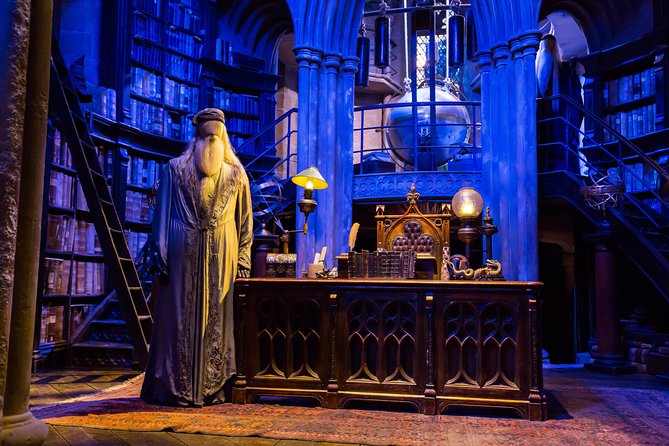 Warner Bros. Studio Harry Potter Tour with Superior Transport from London - Arrival, ticket collection, and the clock