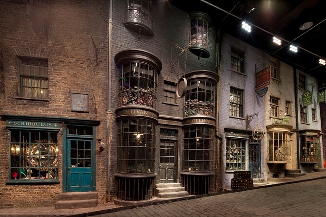 Warner Bros. Studio Tour London - The Making of Harry Potter and Oxford Day Trip - Inside the Great Hall and the film sets