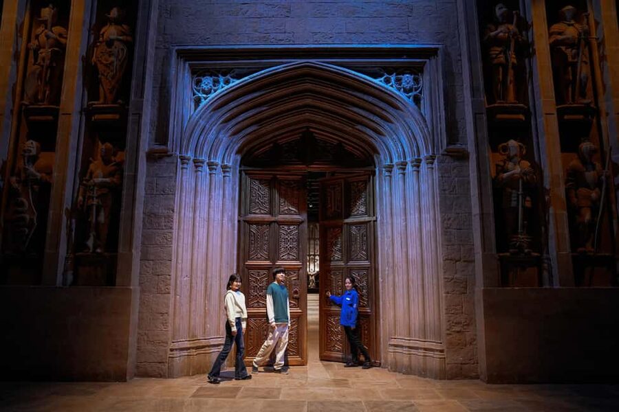 Warner Bros. Studio Tour Tokyo – The Making of Harry Potter - Broomsticks, portraits, and film tricks