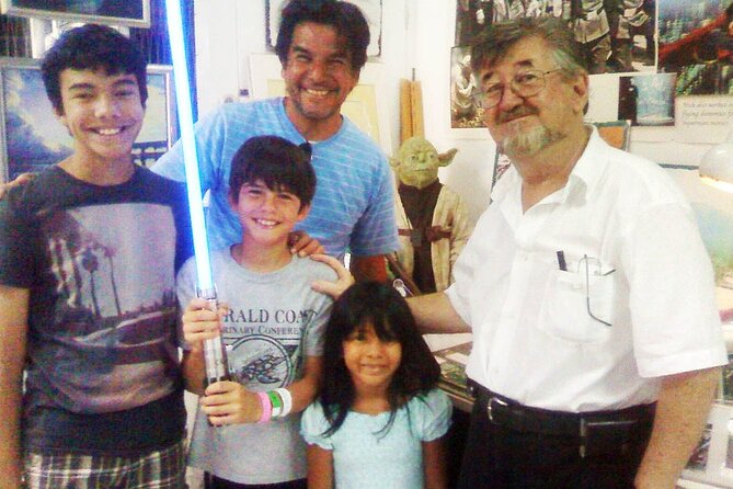 Yoda Guy Movie Exhibit (Hologram Tour) and Star Wars Celebrity - What makes this different from a standard Star Wars display